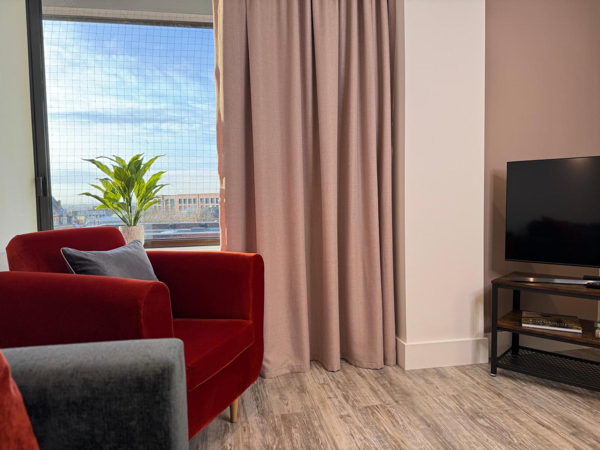 Elegant One Bedroom Apartment Swindon Ngoại thất bức ảnh