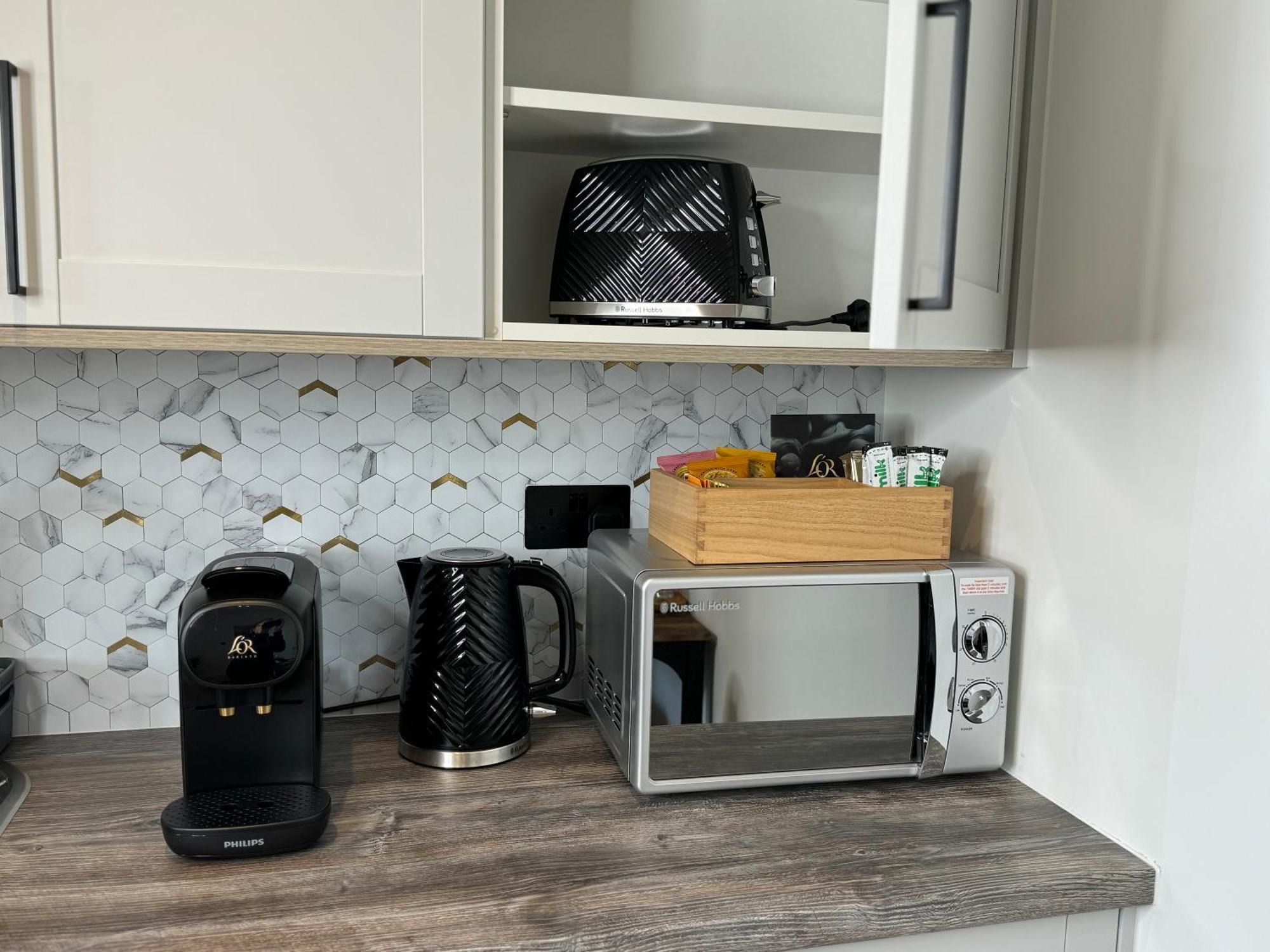 Elegant One Bedroom Apartment Swindon Ngoại thất bức ảnh