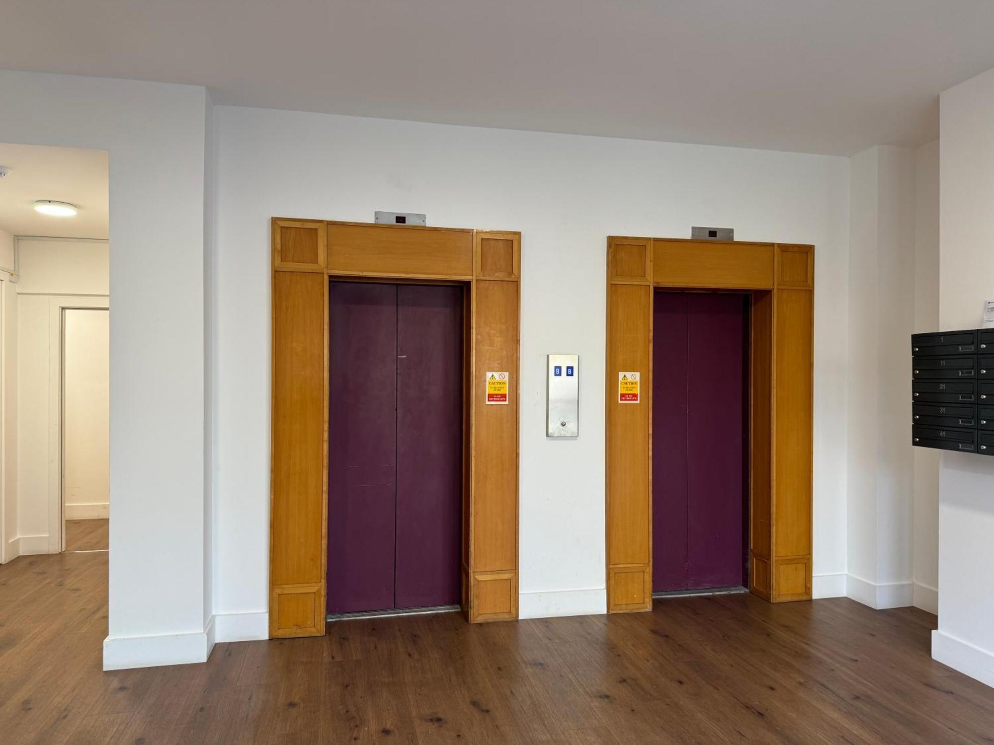 Elegant One Bedroom Apartment Swindon Ngoại thất bức ảnh