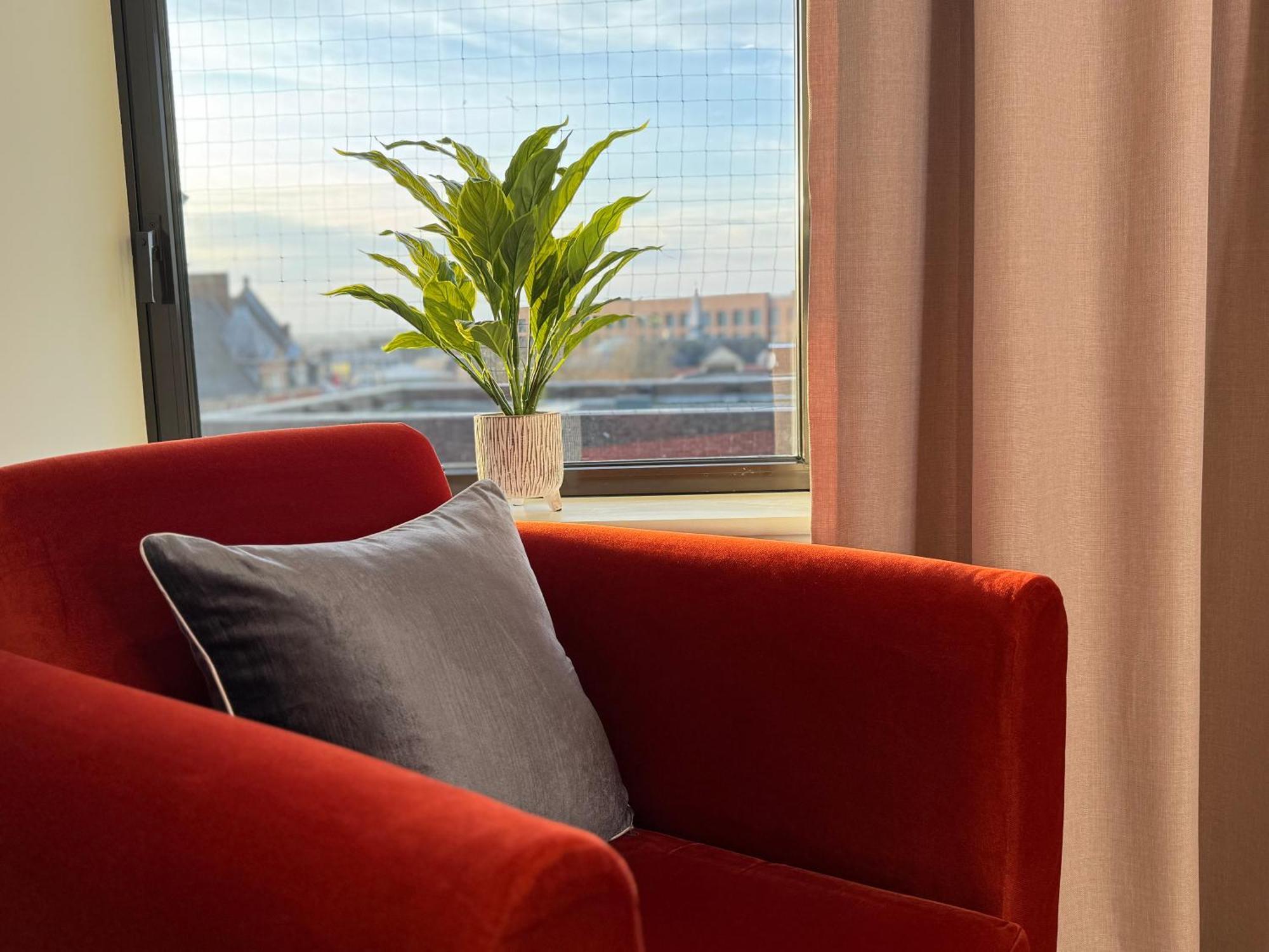 Elegant One Bedroom Apartment Swindon Ngoại thất bức ảnh